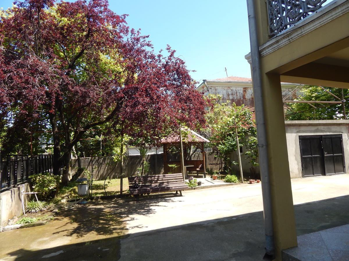 Guest House On Angisa Батуми Екстериор снимка
