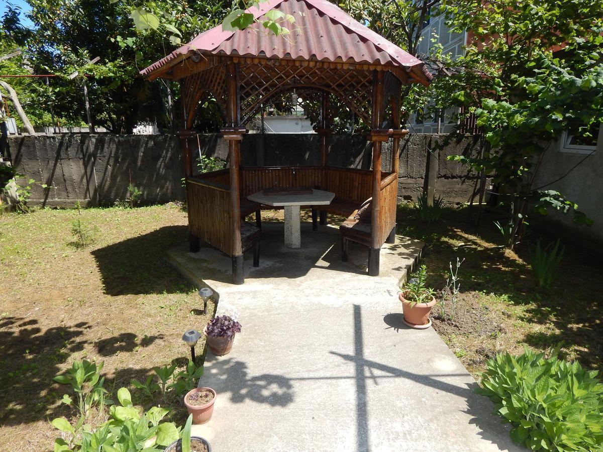 Guest House On Angisa Батуми Екстериор снимка